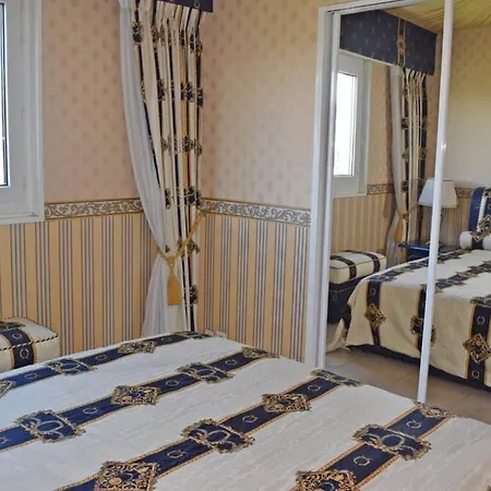Palais Napoleon Daire *